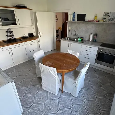 Geraeumiges Haus Mit 9 Betten Hannover